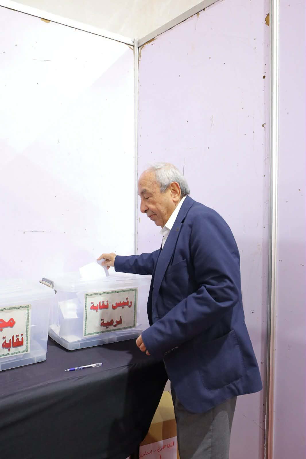 عقب الإدلاء بصوته في الانتخابات.. نقيب المهندسين: الانتخابات تتم بشكل جيد.. وغير مسموح بأي حشد أو تجاوز - Messenger Creation 866b280b 69a2 43fb Bc3f 6fbf8ea1cb95