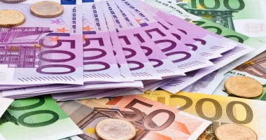 تراجع اليورو بمنتصف تعاملات اليوم الخميس 26 مارس أمام الجنيه