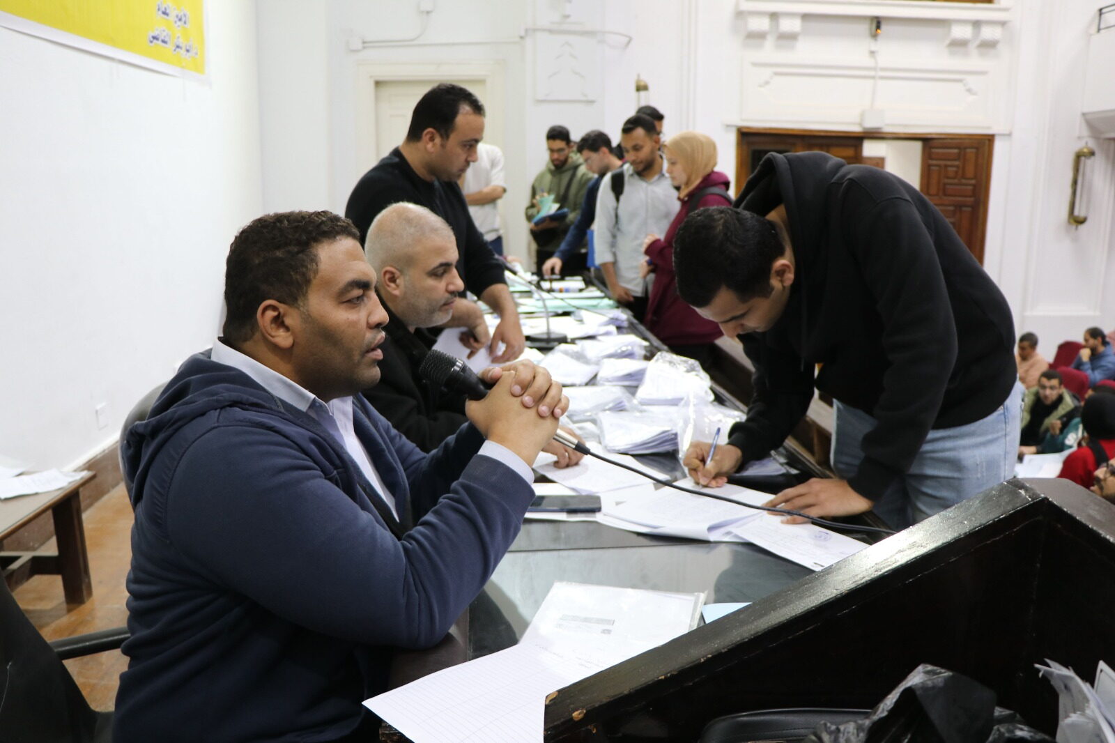 نقابة الأطباء تواصل استقبال الدفعة الجديدة لاستخراج تراخيص مزاولة المهنة - Img Wa0045
