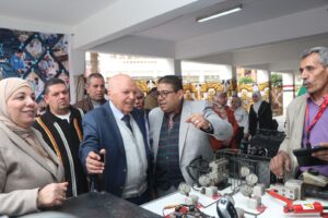 نقيب المعلمين يشهد معرض التعليم الفنى بمدارس القاهرة «اصنع وابدع» - Img Wa0059