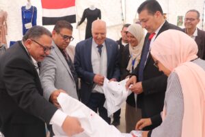 نقيب المعلمين يشهد معرض التعليم الفنى بمدارس القاهرة «اصنع وابدع» - Img Wa0062